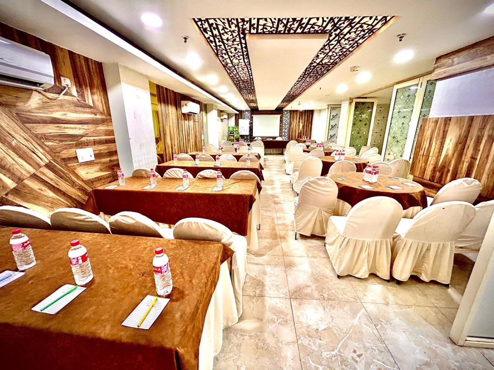 Hotel Spb 87 Near Karol Bagh Metro Station Delhi Exterior foto