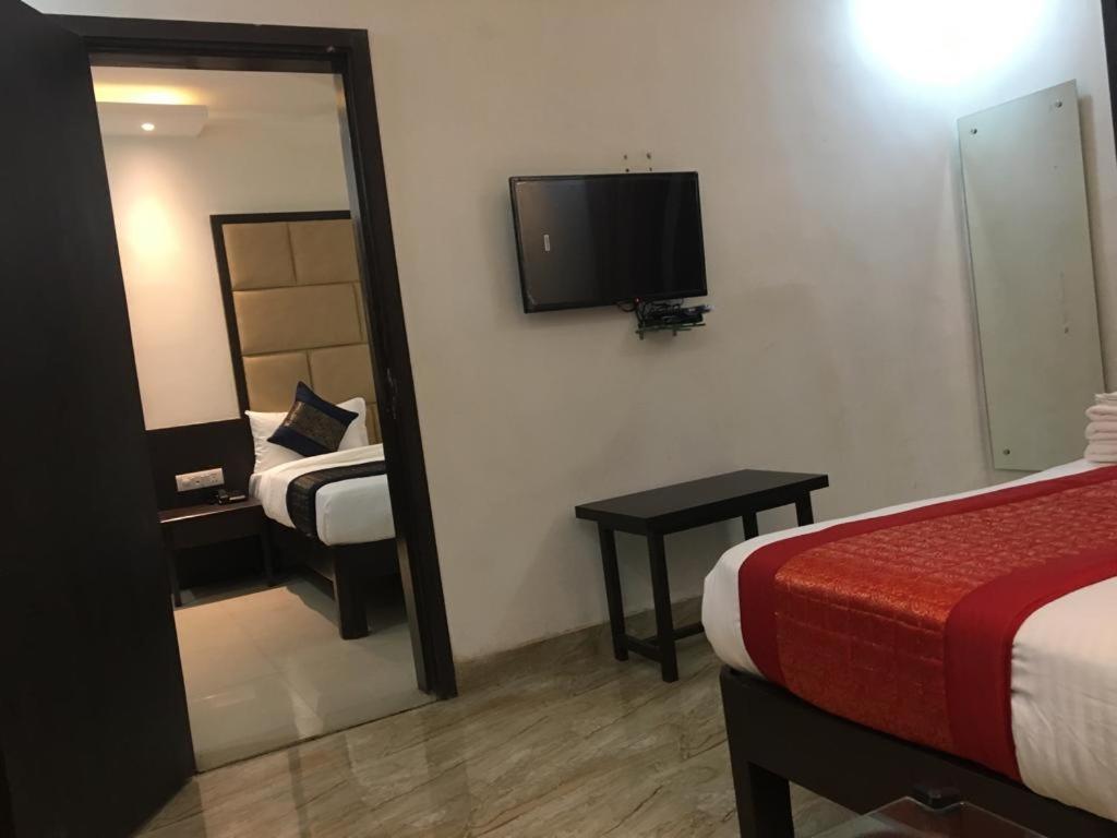 Hotel Spb 87 Near Karol Bagh Metro Station Delhi Exterior foto